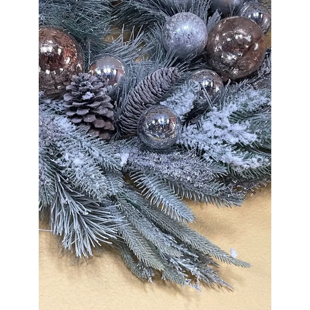 Large Beautiful Door Christmas Wreath 24” Diameter With Ornaments